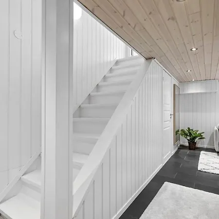 Sentralt I - Naere Ons Messen * Stavanger