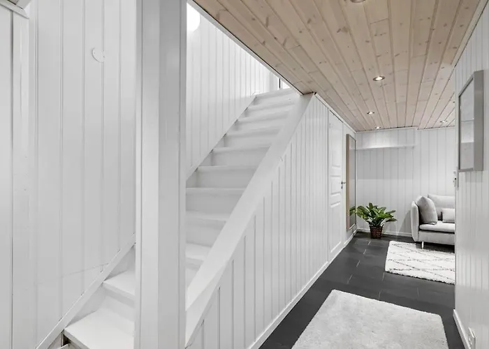 Sentralt I - Naere Ons Messen * Stavanger